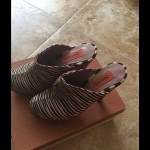Missoni clogs, Nwt, size 7